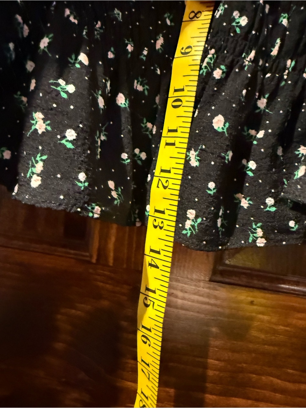 H&M Black Floral Smocked Puff-Sleeve Crop Top - Picture 4 of 4